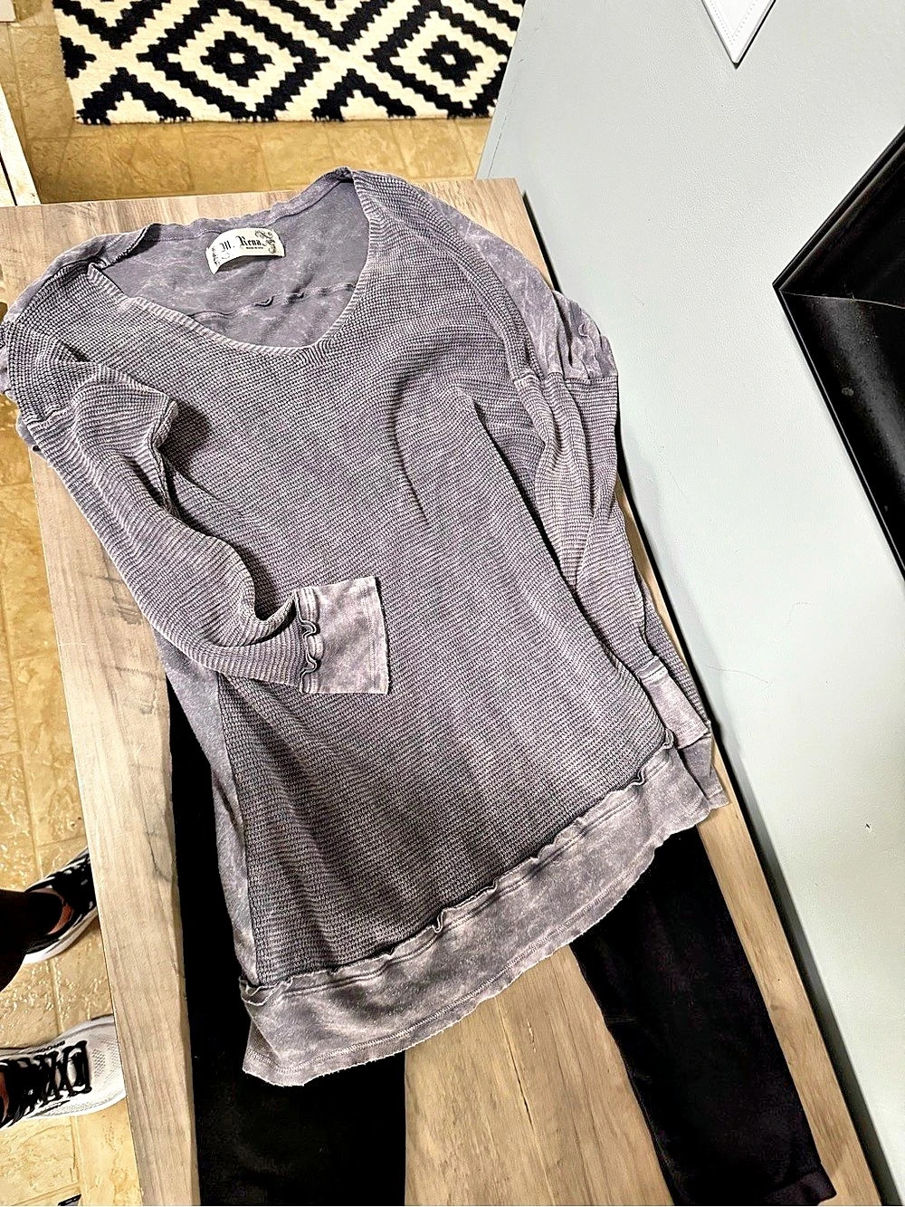 M. Rena Gray Distressed Tunic Size Small - Picture 2 of 9